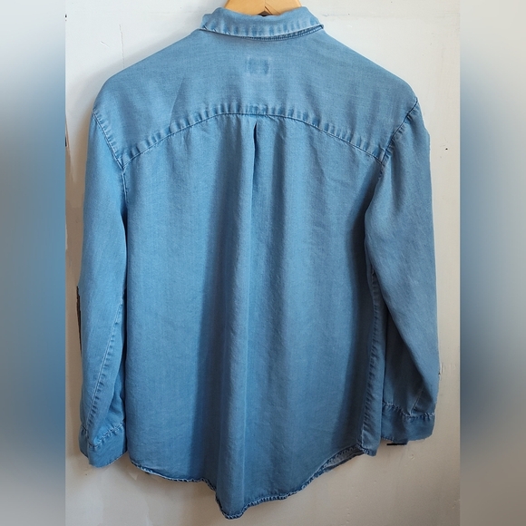a new day Chambray Light Blue Denim Long Sleeve Button-Up Shirt |. Large - Picture 2 of 4